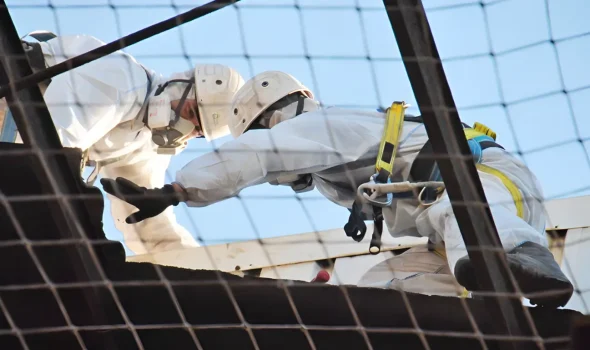 Expert Asbestos Removal and Disposal West Auckland At Asbestos Roof Replacement West Auckland, we provide expert asbestos removal and disposal with a strong focus on safety.